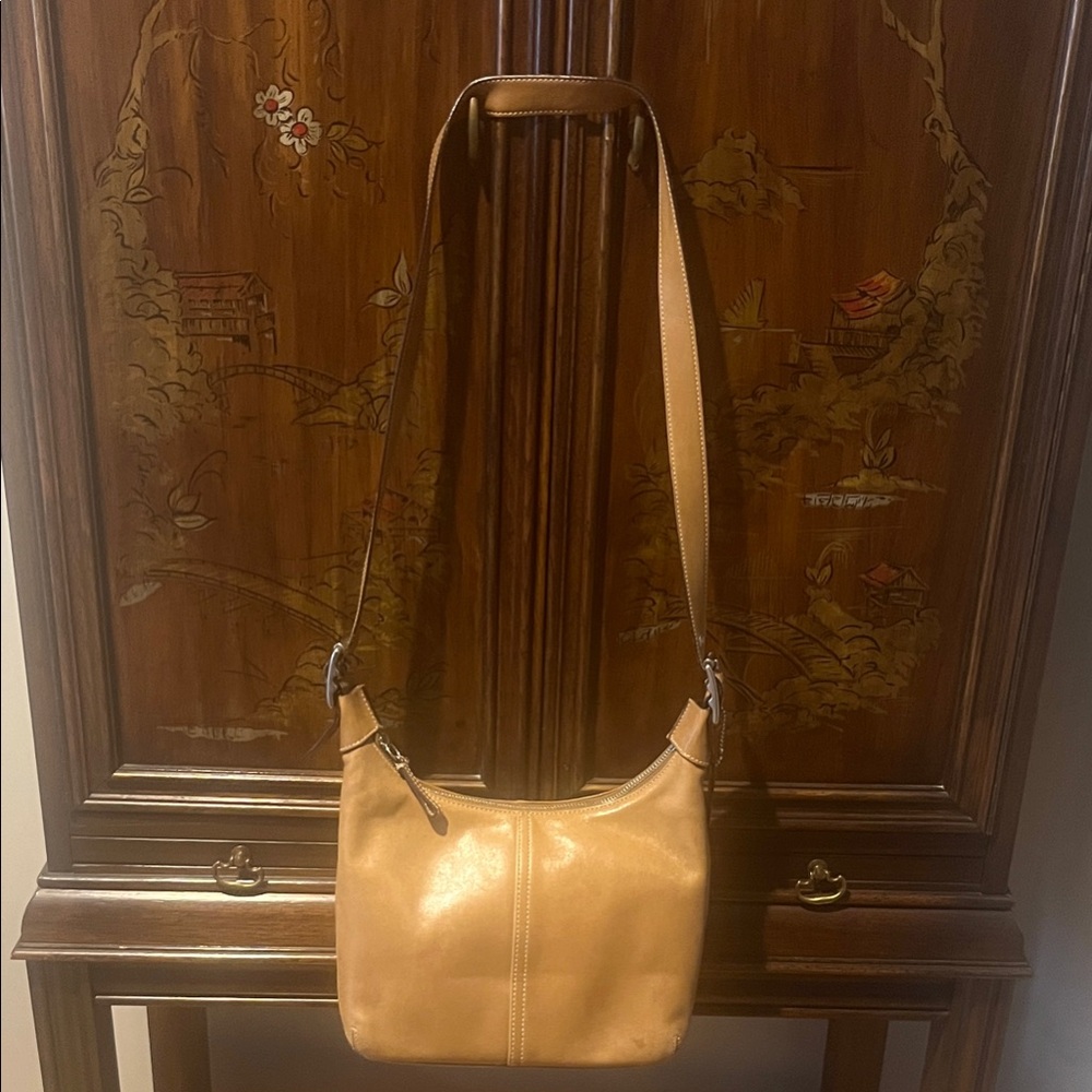 COACH Vintage Tan Leather Shoulder Bag - Picture 2 of 16